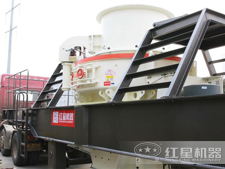 HVI沖擊式移動破碎站，產(chǎn)量70-585t/h，稀油自潤滑