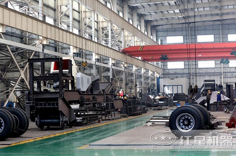 可流動(dòng)的全自動(dòng)錘式粉碎機(jī)車間生產(chǎn)，工匠精神，性能優(yōu)良