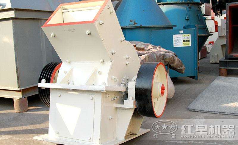 小型錘式破碎機(jī)，體積小，易移動