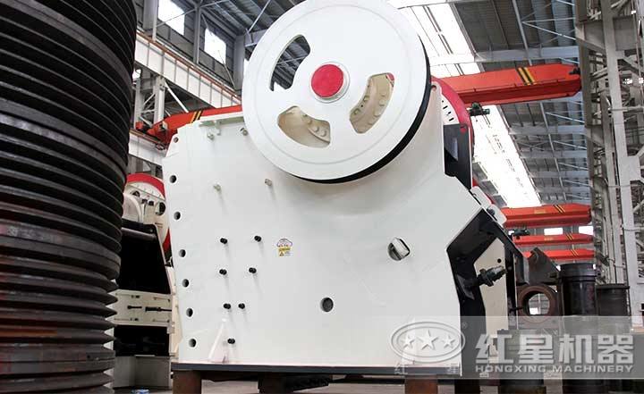 PE顎式破碎機產量1-2200t/h，排料口10-350mm