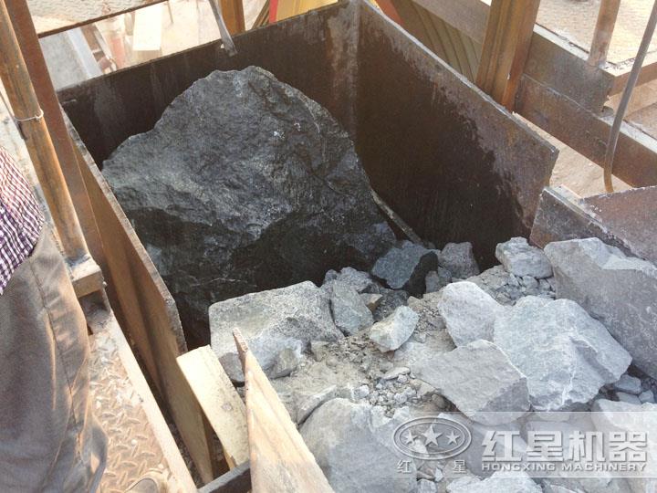 印尼尾礦加工現(xiàn)場，進料粒度大，出料5-10mm