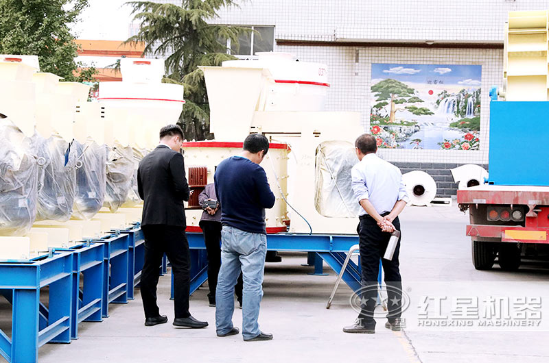 紅星立式復(fù)合破碎機價格合理，客戶選型