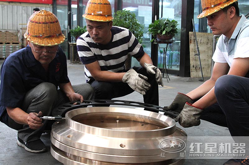 紅星圓錐破碎機有嚴(yán)格的技術(shù)、質(zhì)量控制